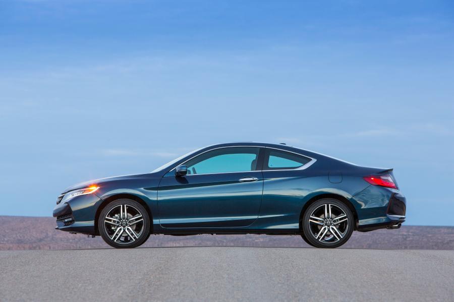  Honda Accord Touring Coupe 2016 года  (фото 18 из 32)